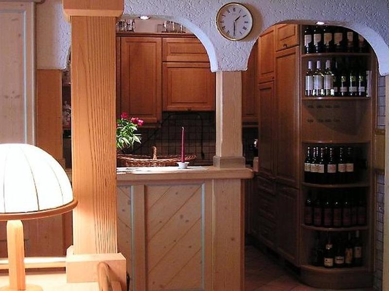 63E44619BF7310E004DBE9B372F9DA8C