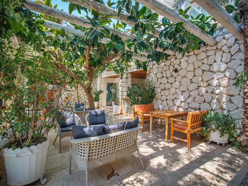 0C9E244B221EF0DF9B8D56DC3AB73948