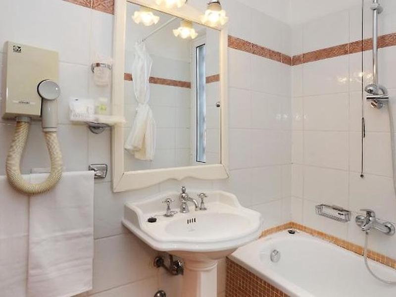 0FCF85147C8AFA76D96F48533C614F21