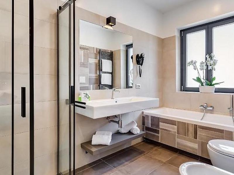 50C1C8067DC7A4CDFAECD10E5D809053