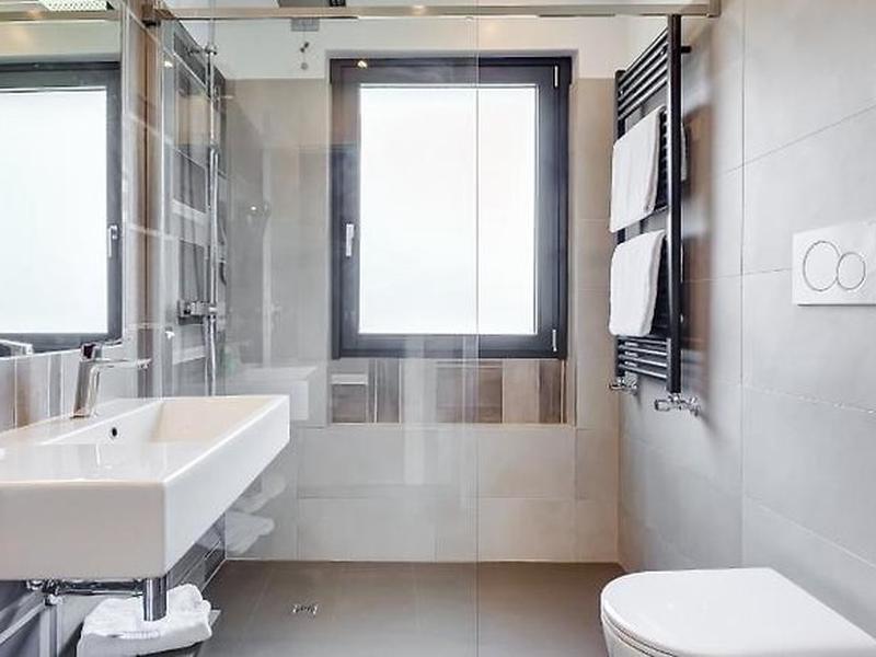 233F8B3916BD7DBC6CBA1B3A3249158D