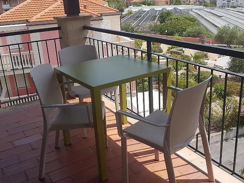 CBD0DE3C89C61CE47F6A50BE0BB08054