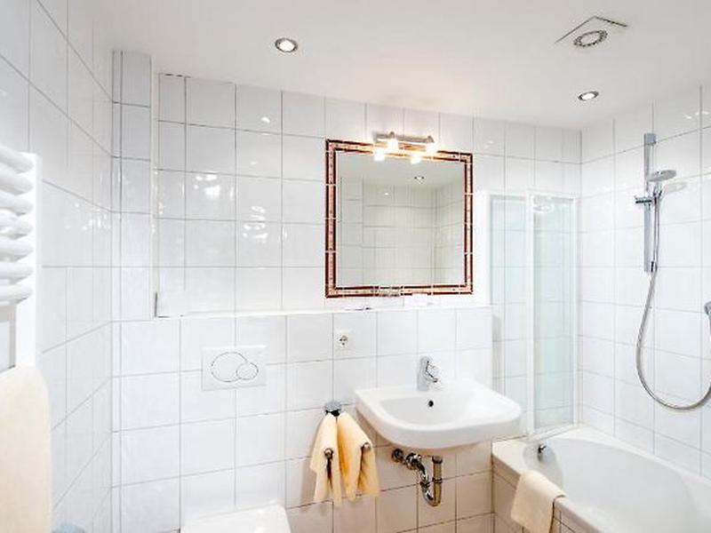 CA43E8C72231034C8A544B31216FB045