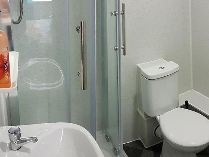 E5E571E6606982863D12FC15A5ACA8B4