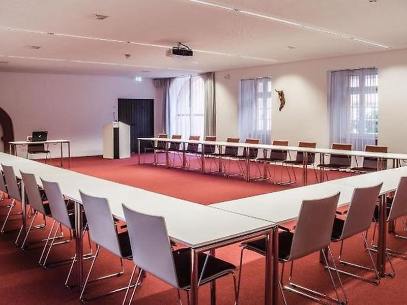 AE241EFC7F411C8E2A2136E4FD7343C4