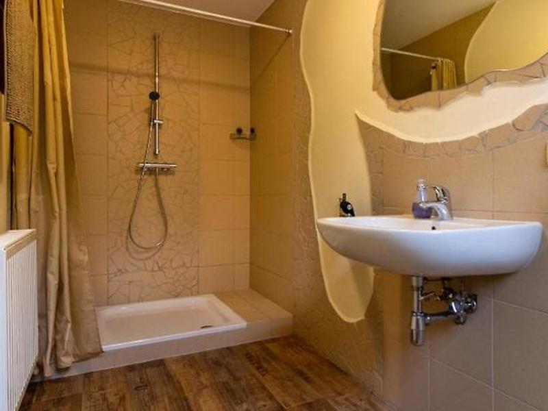 A6D0CFCA134BF95133FCE7A2CE406281