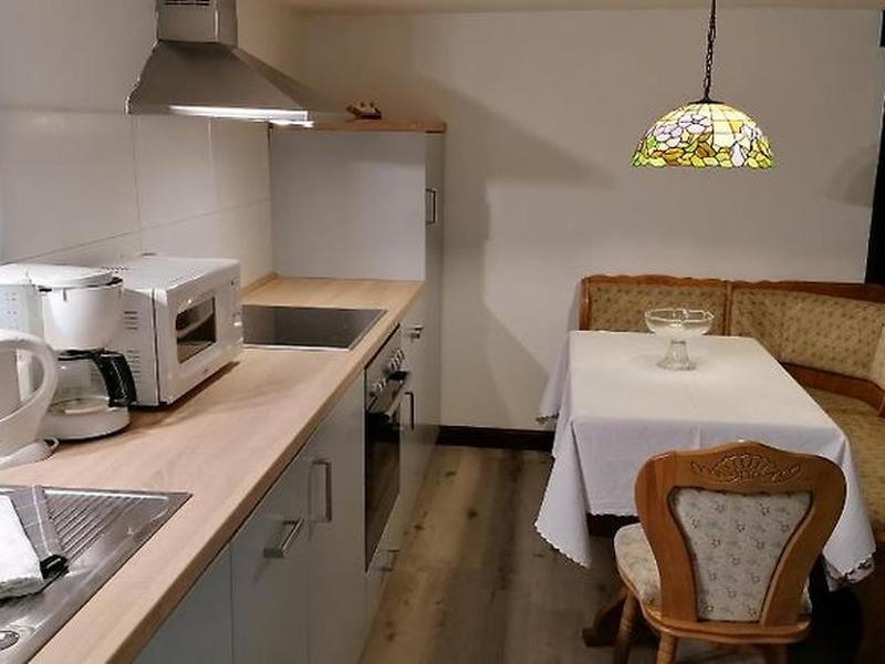 270A15D0181379F5D832BC1D47D0A885