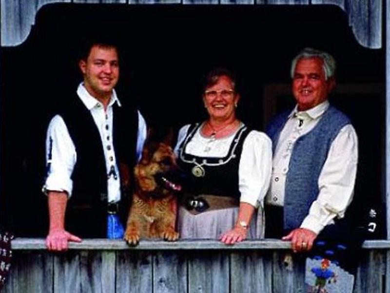 23AE412C0EA9D2F3977B886C47AE9255