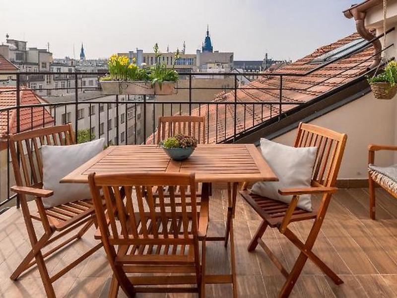 7FBDF30B9F3EF280C6DF296D99141027