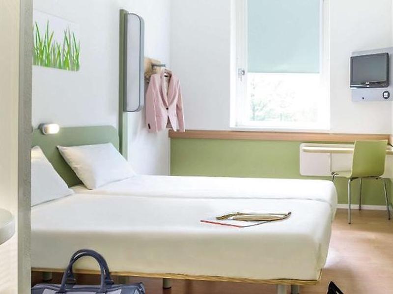 3590F5D3D37F9717DADE3EFABB57079F