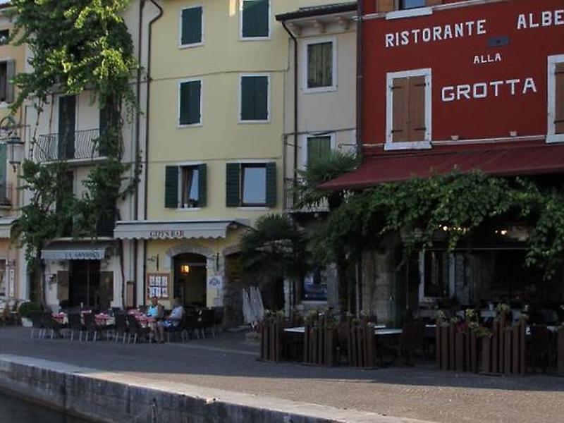 A6F19F4FEB959D81D028FD3DFFB4BA51