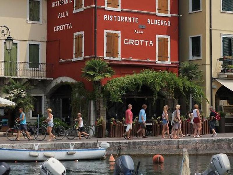 22133E5981ABA4B2F41EC1CA500AECB9