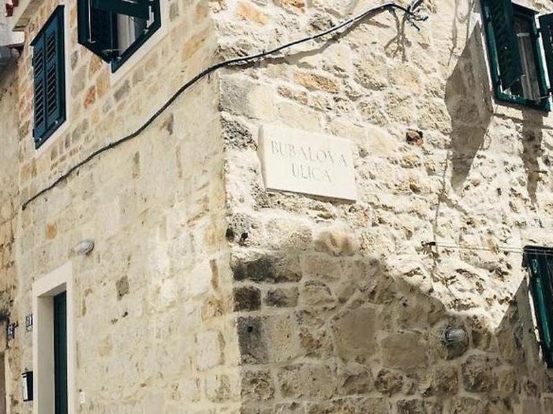 C45EEF355B09CA1CA5341273343D5727