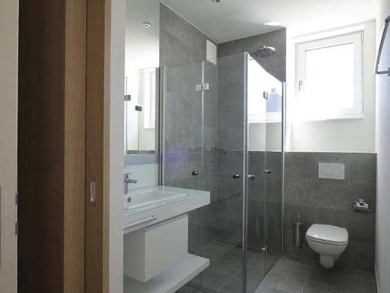 038A3700338AC67E3367BD0B9D92DDCC