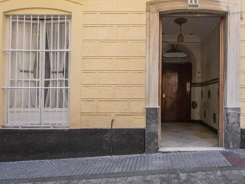 1B21BB65ABF562940C8162DE6C4098A3