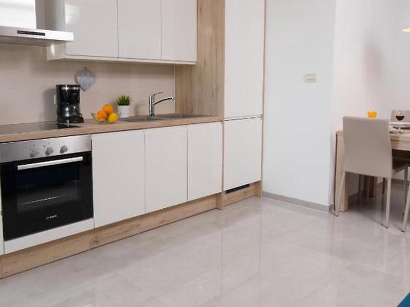 6C67882A0F527BA2301CD20E2F2EEA44