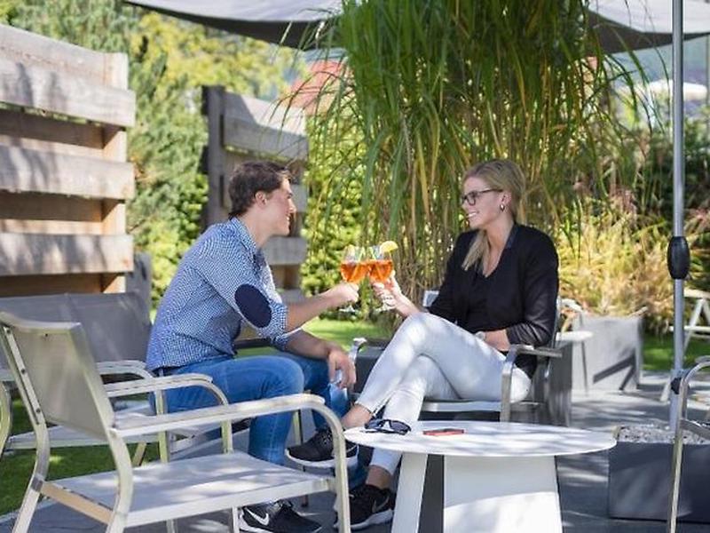 2A61C0FE448310B3A9DC6012AD103F3E