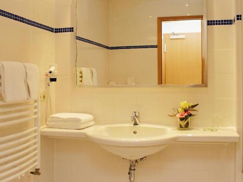 81060FFCF12CA20BFCEEC315F8B0D3A2