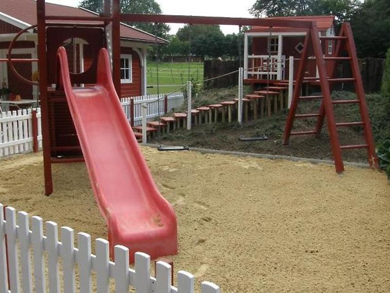 3E66B2A73518A3A78515D00FD817E8C9