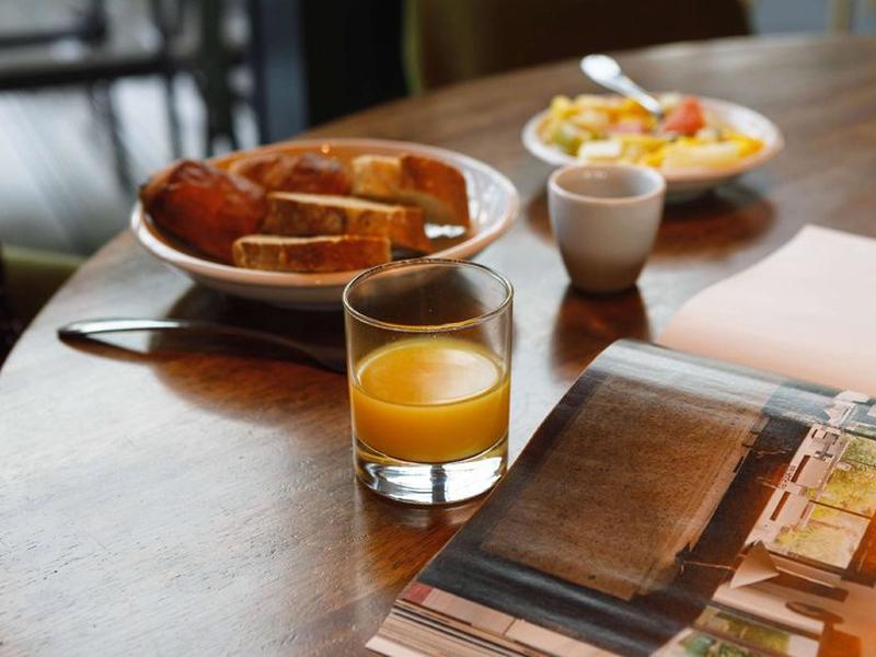 EC9F9BE6380561F5BBB74BD2AB805F15