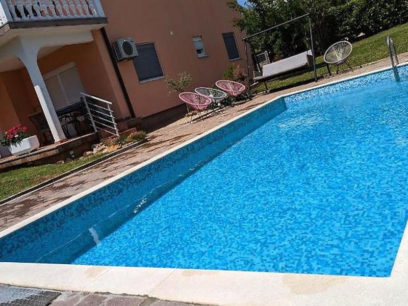 92027385AAE37CCB1C03EDC56E365EB5