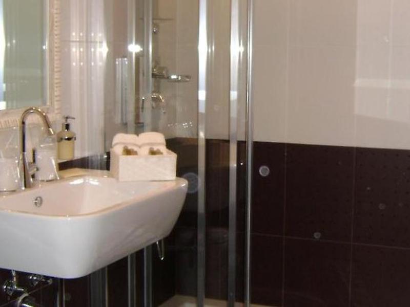 10EA81582E07B0B459B962E41B2545DD