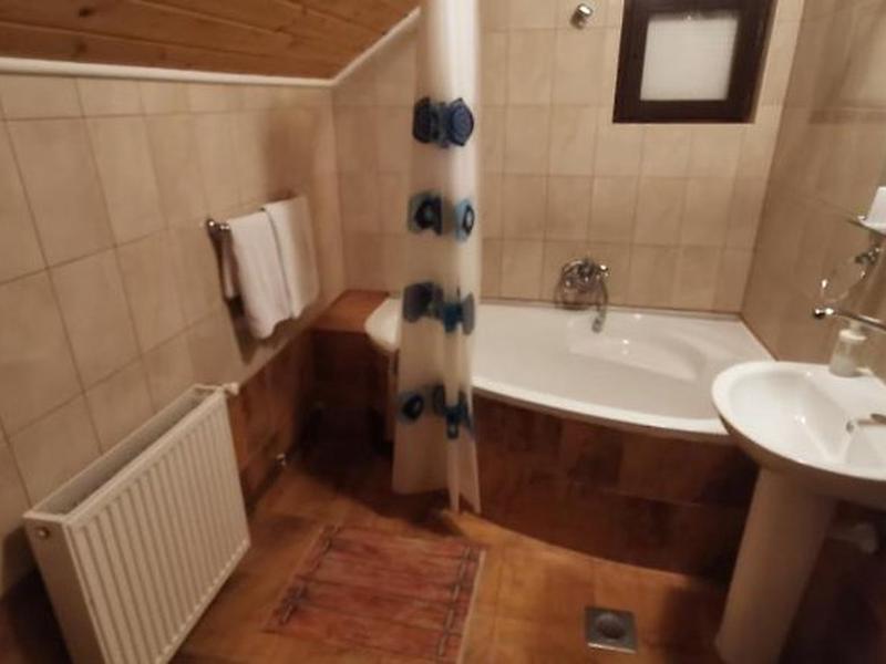 933EE1825FE4D5D624241F074E160BBF