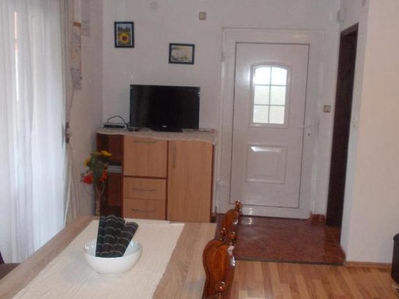 B14DA8557A5C3F2A208E57C39406DC27