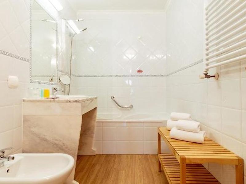 489D9EAFA095F4F44CCB8FE38170DF19