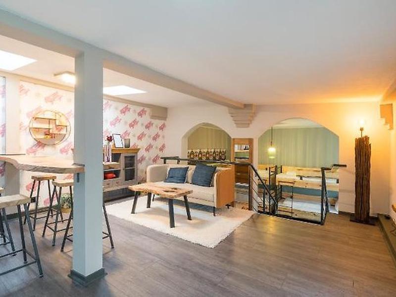 E717D4B64B9874153123A22FD690DA8C