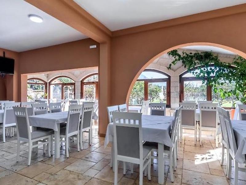 E948B7D117564A064380907C3A35DF54