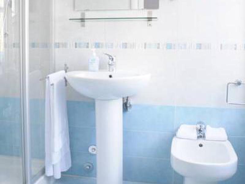 6C112801BAEA72E6AA31F42F01C3CCC8