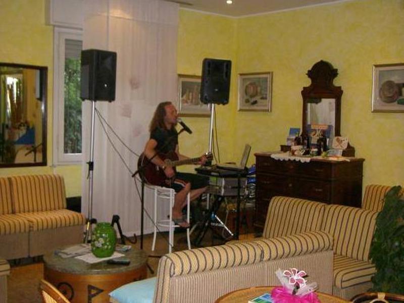 9B7F2743007DCB41C70F270DCAEE7C72