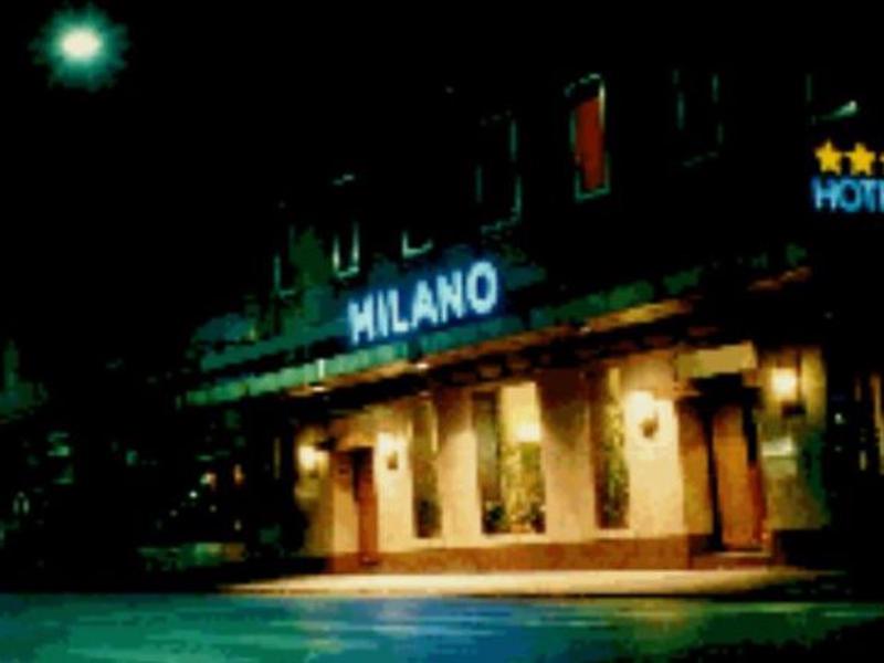 B836FAC34CC77F1685D09A9C58351E71