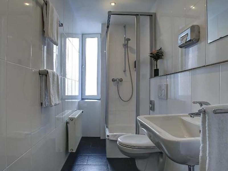 D160B2CEFBE1807663E5A3A09F9B9C00