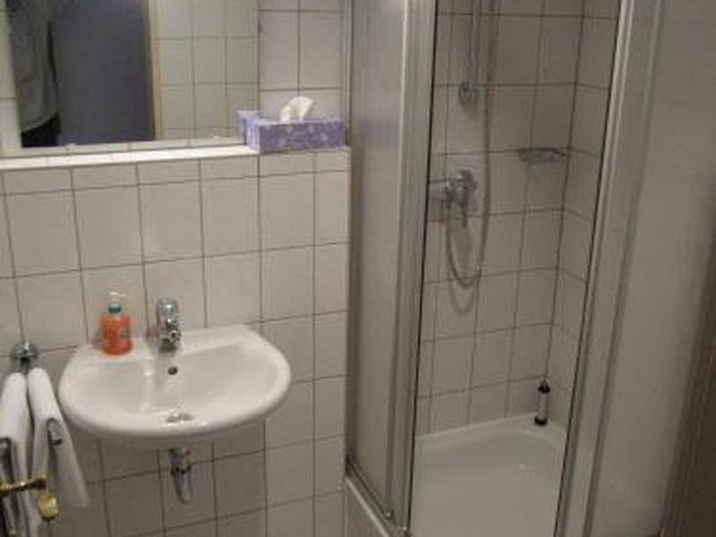 A6CBC155B15F7CD5BBEA556A4F28EB5A