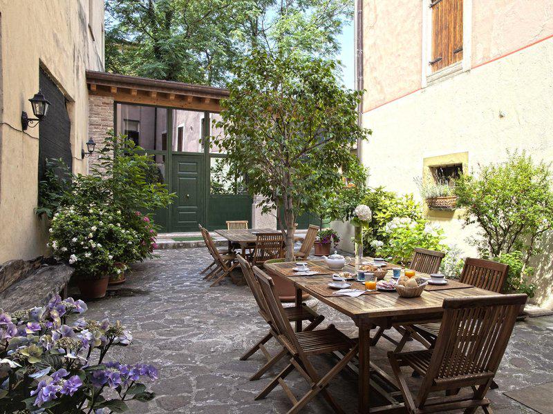 C51904EF68C08276CDE2E38E0FAB5D98