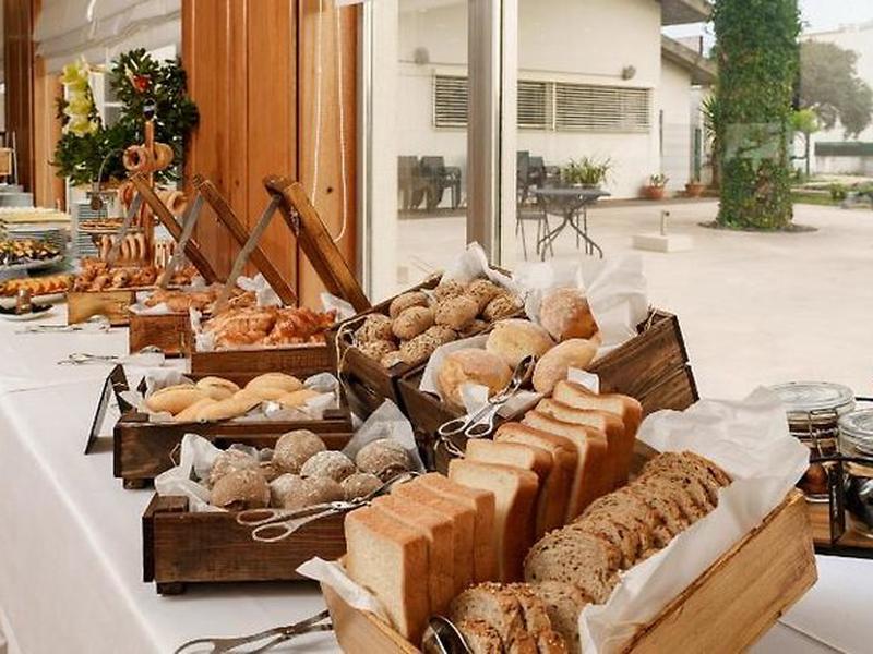 80ED2AF4151BBCD40E2E7AD6A9245665