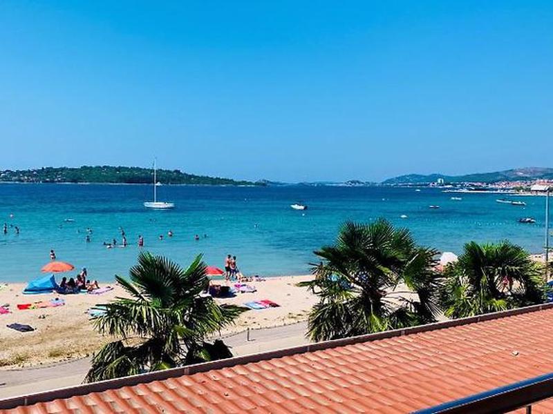 88873045D547E80641095B958F16804A