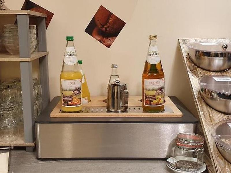 20BA043E45C56DA4F12D27F8109C643B