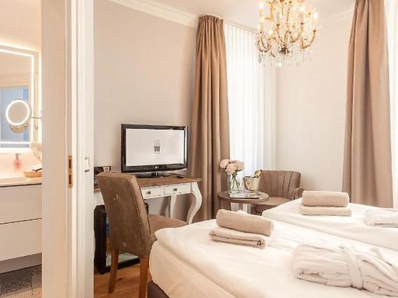 2AA684C5D292BE4B2F4F7D483CFD7D55