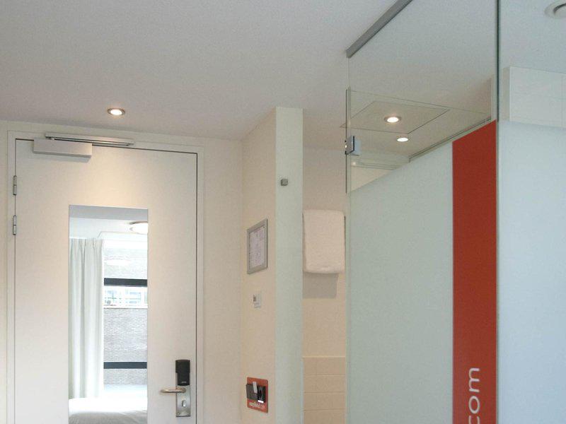 C7C60F99CBED356AE7296D81FB1F46D8