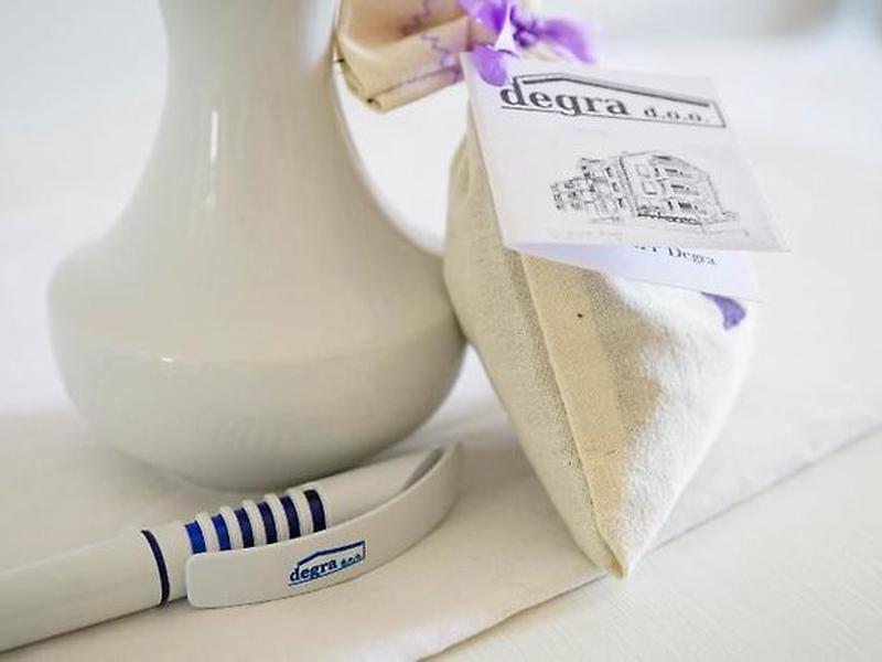 98CB06AD3978B5AEDC8EC658E4004BF7