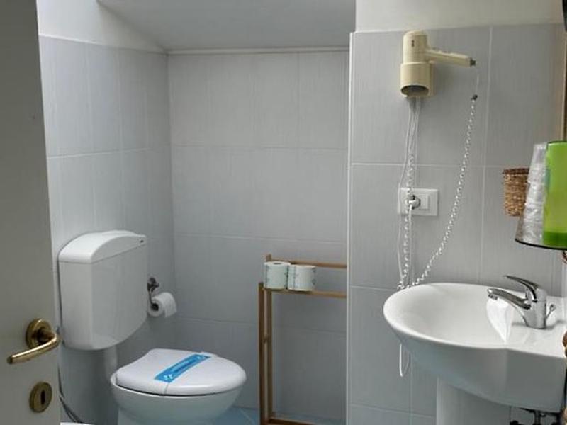 8B33B7096FADC89727D558442C8613DA