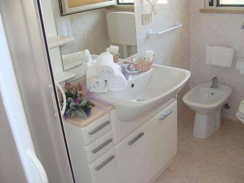 CEF2996F0AF64033C1902AB684533449