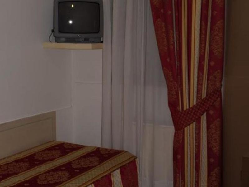 F07CF014445BE4C92FE0BC5DA0C4BCEE