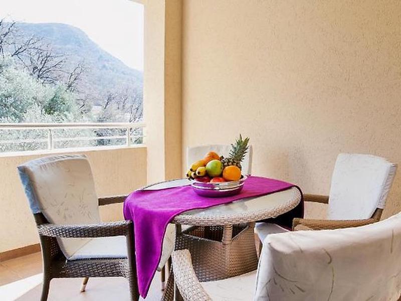 0A87EFBDA1417947B32027182B33B844