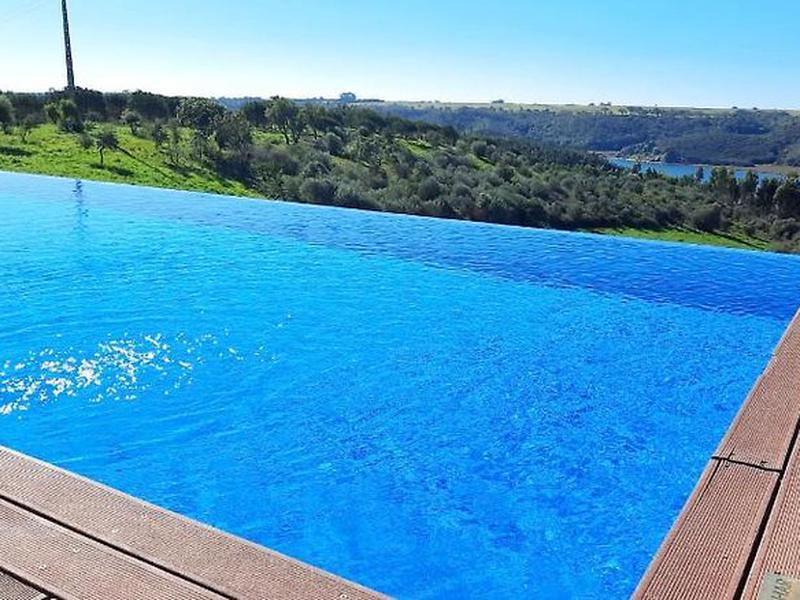 25D7486DEA330904766A948A0C94F4DC