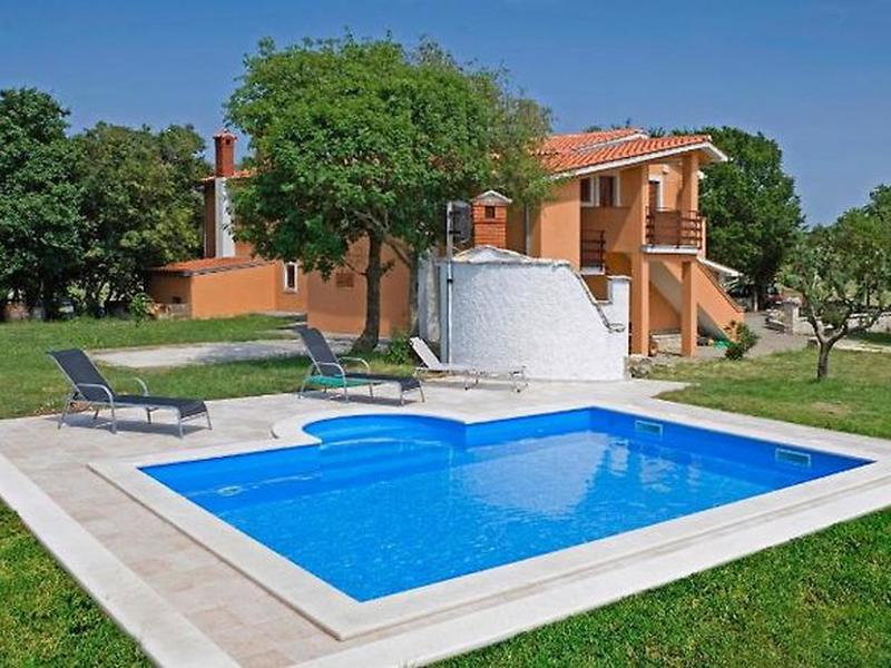 FEB2A285DEC1D72799D7CDF24381BA12