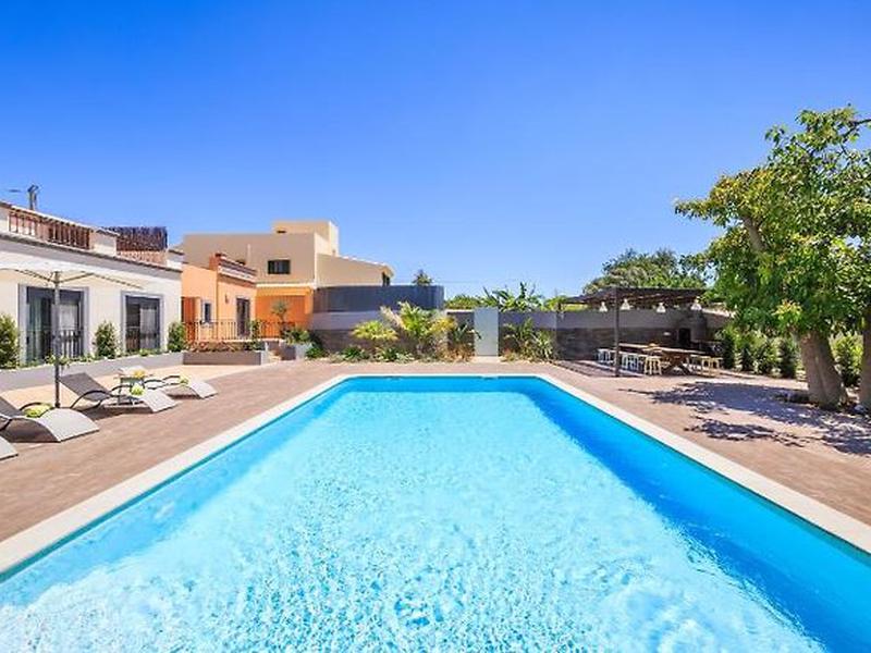 F12A3CBDA11A886CDD43BB1FC78FE573